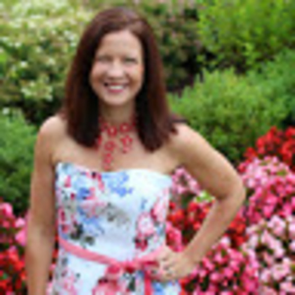 Meet your Posher, Amanda - Picture 1 of 1